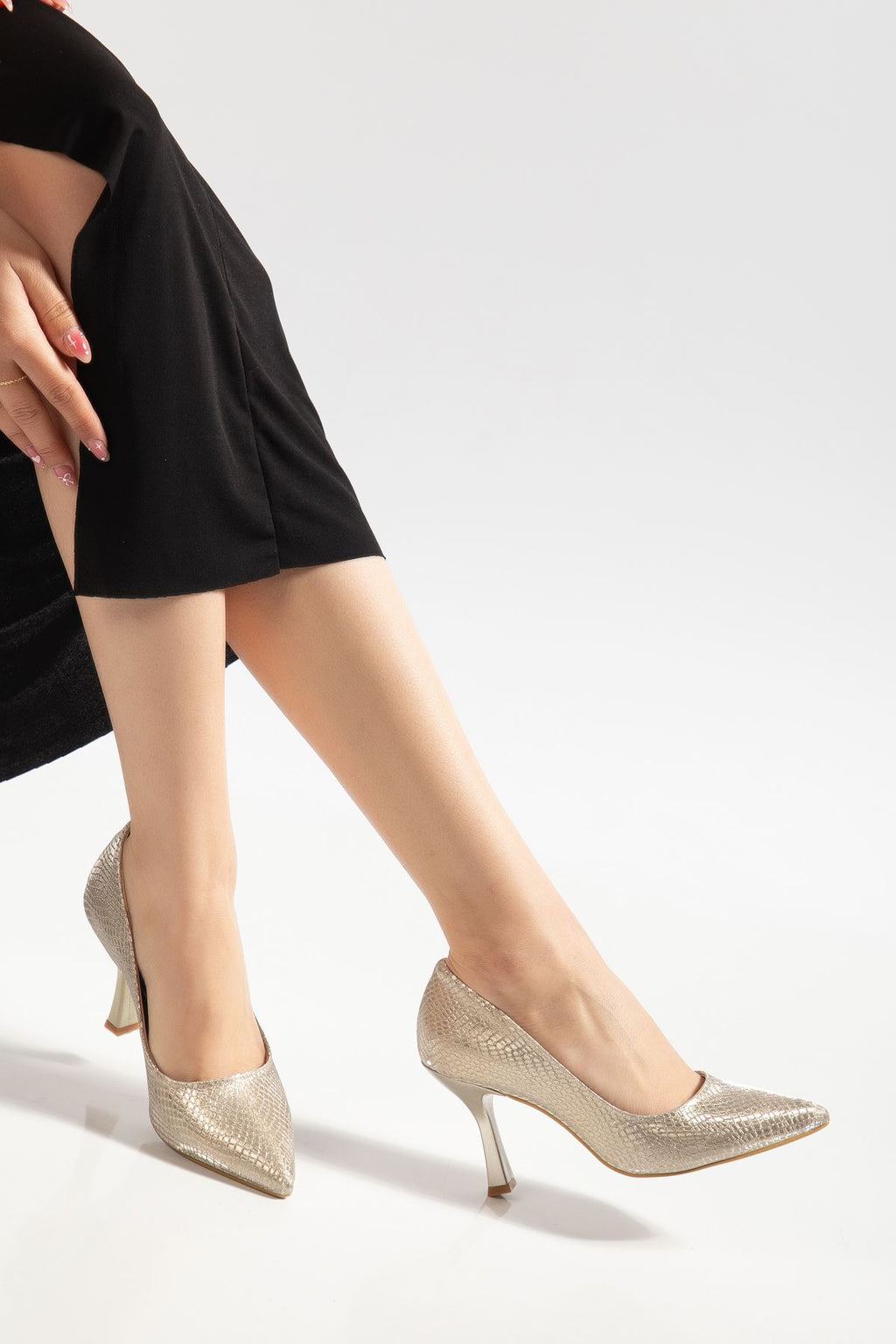 ZRİN-114 Premium Gold Pul Desenli Sivri Burunlu Stiletto 9 cm