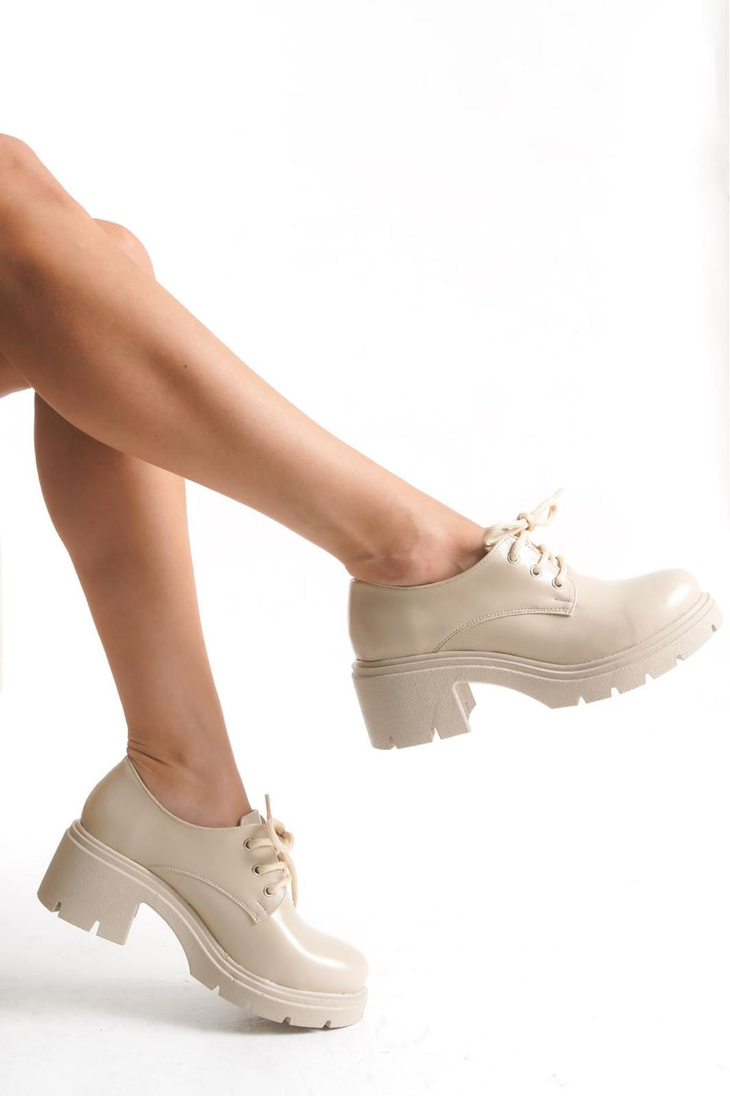 ZRİN-K-707 Premium Bej Kırışık Rugan Ortopedik Tabanlı Bağcıklı Loafer