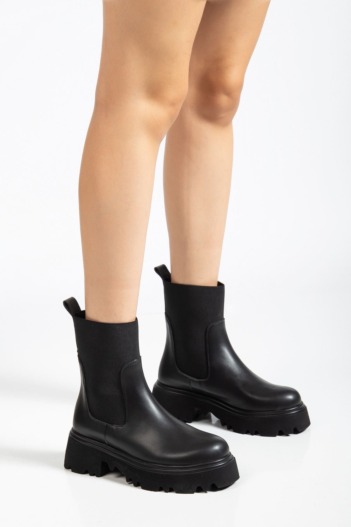 ZRİN-K815 Premium Siyah Lastikli Yüksek Tabanlı Günlük Kadın Bot