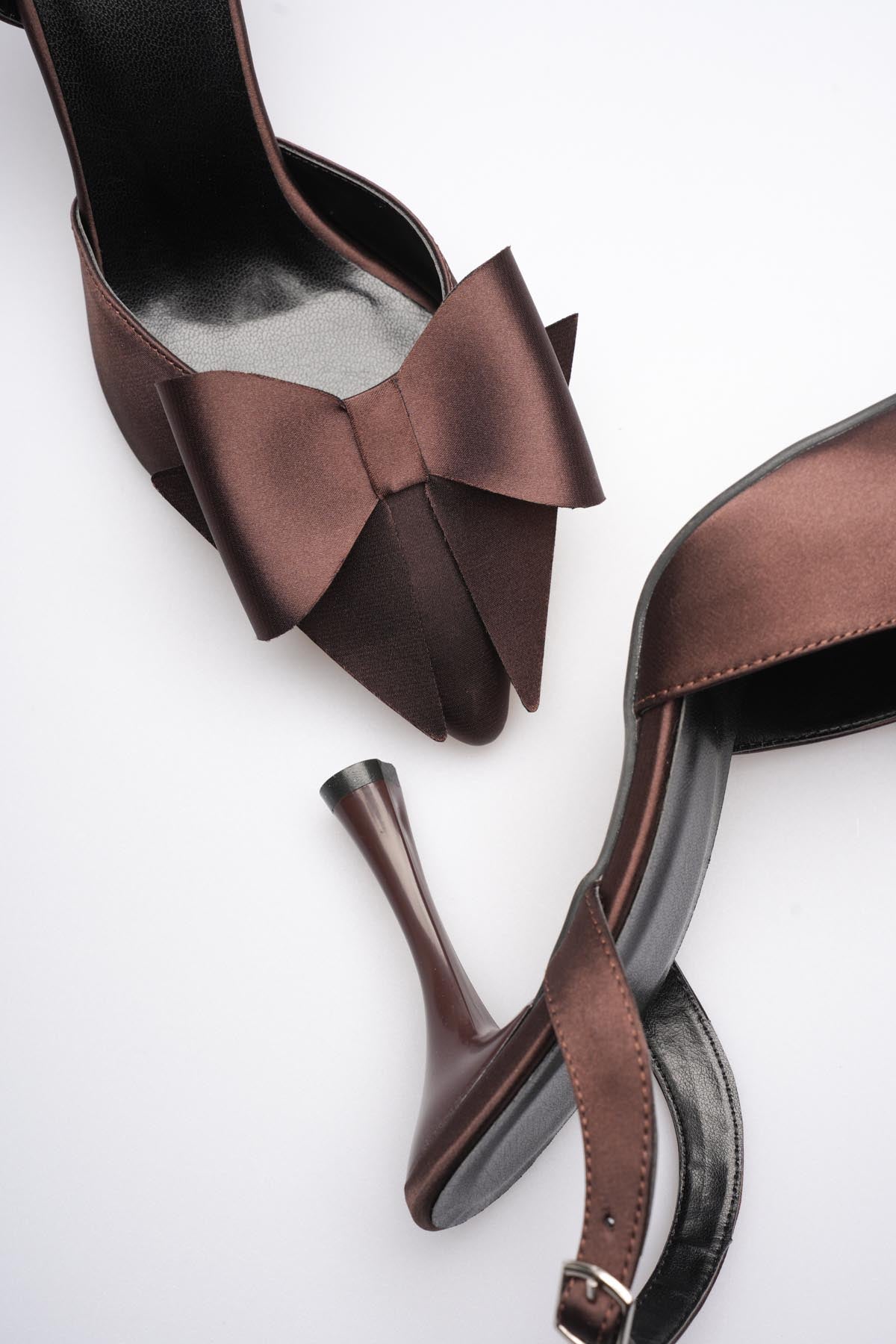 Dublin Premium Acı Kahve Fiyonklu Saten Slingback Topuklu Ayakkabı