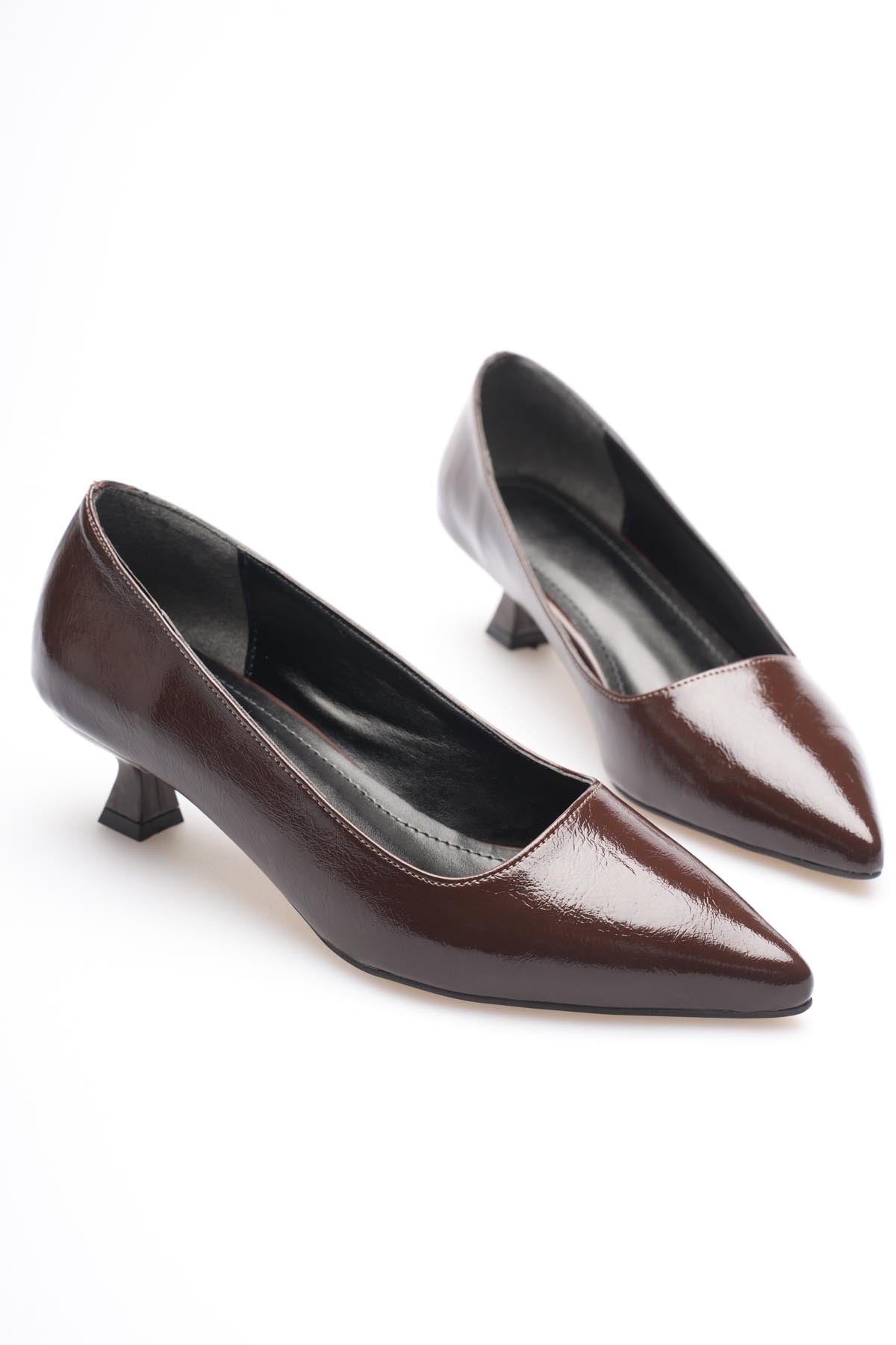 ZR20MS03 Premium Acı Kahve Kırışık Rugan Kadın Günlük Kısa Topuklu Stiletto