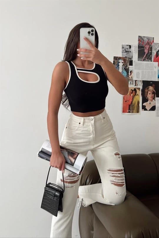 Kadın Siyah Ön Pencere Detaylı Cut Out Crop Top Bluz