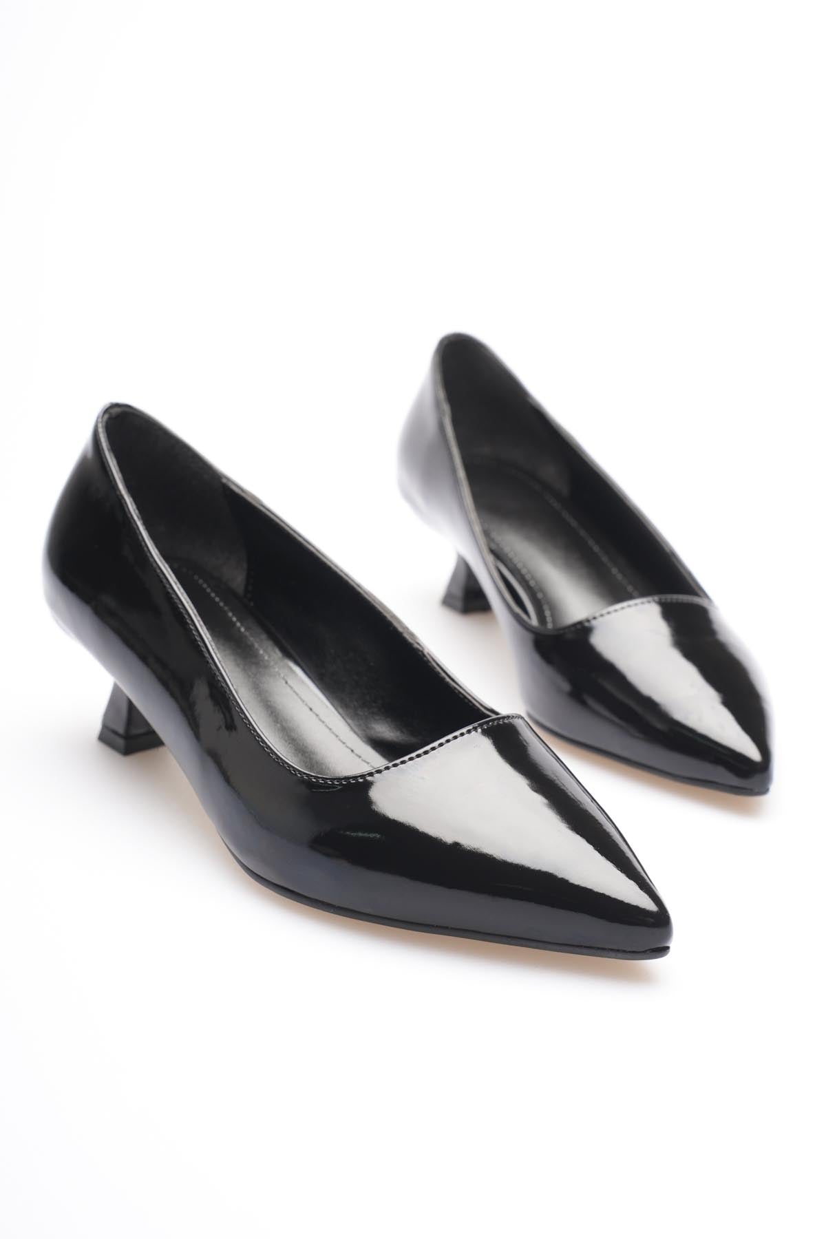 ZR20MS03 Premium Siyah Rugan Kadın Günlük Kısa Topuklu Stiletto