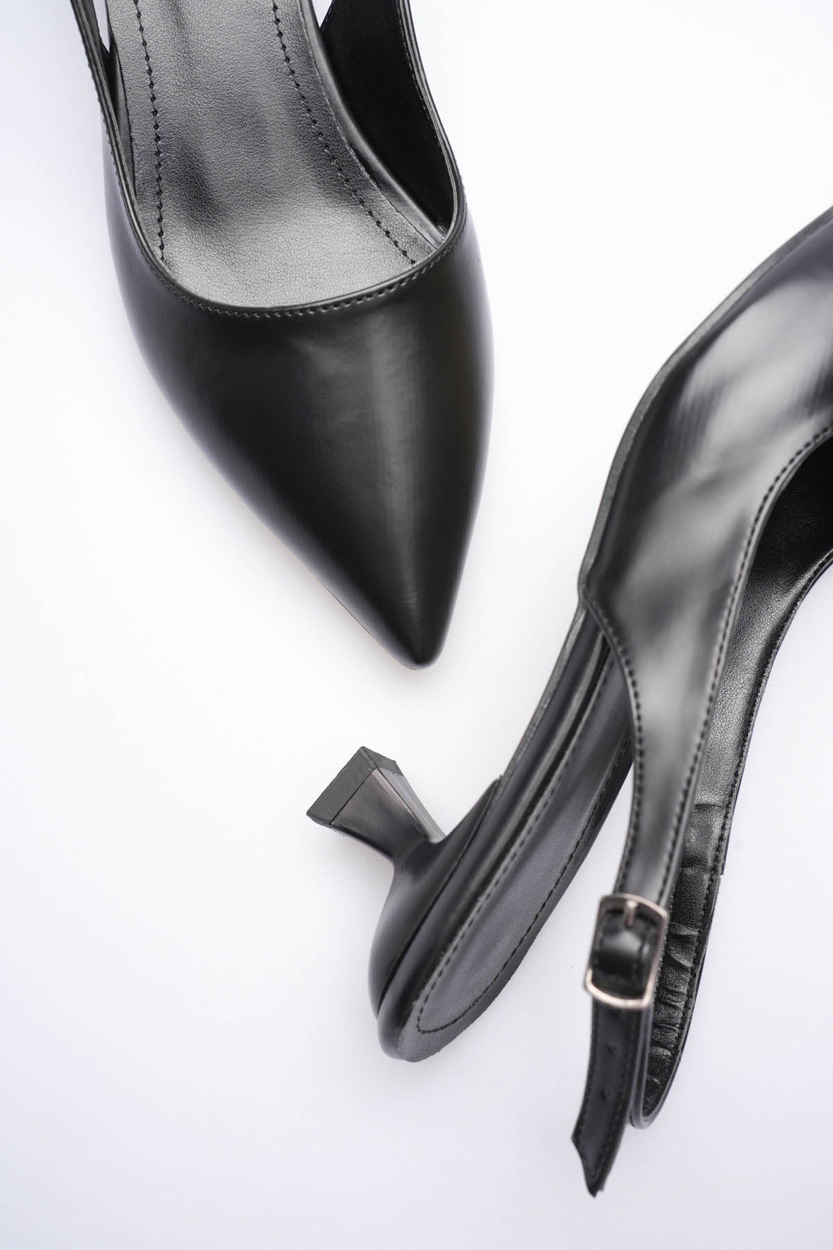 Weimar Premium Siyah Sivri Burun Slingback Kısa Topuklu Ayakkabı
