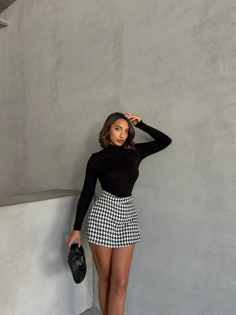 Kapaklı Kaşe Şort Etek Siyah Beyaz Kazayağı
