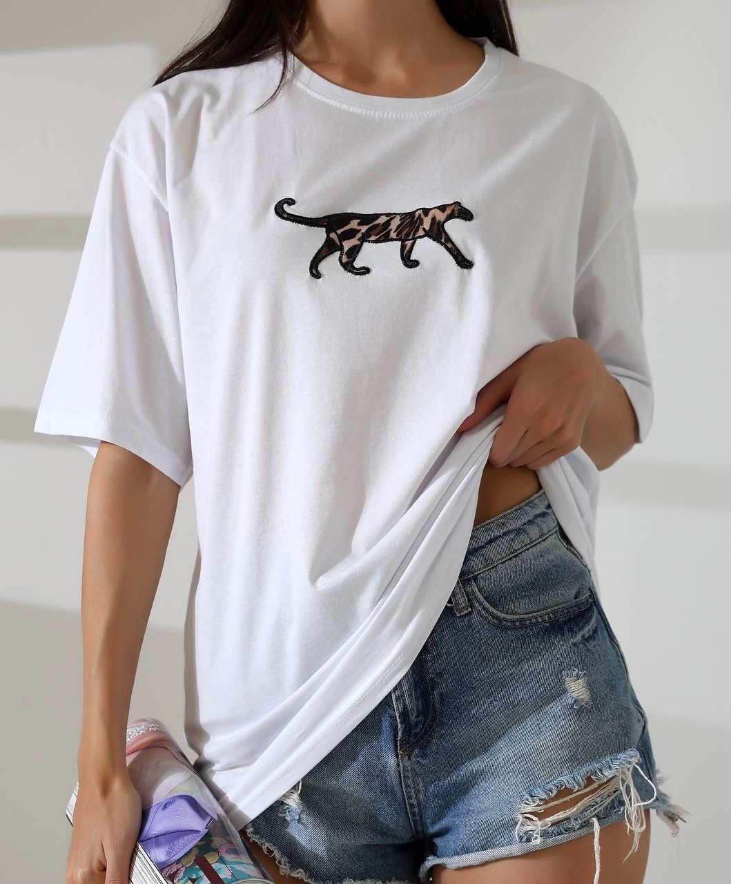 Kaplan Nakış İşlemeli Oversize Kadın T-Shirt