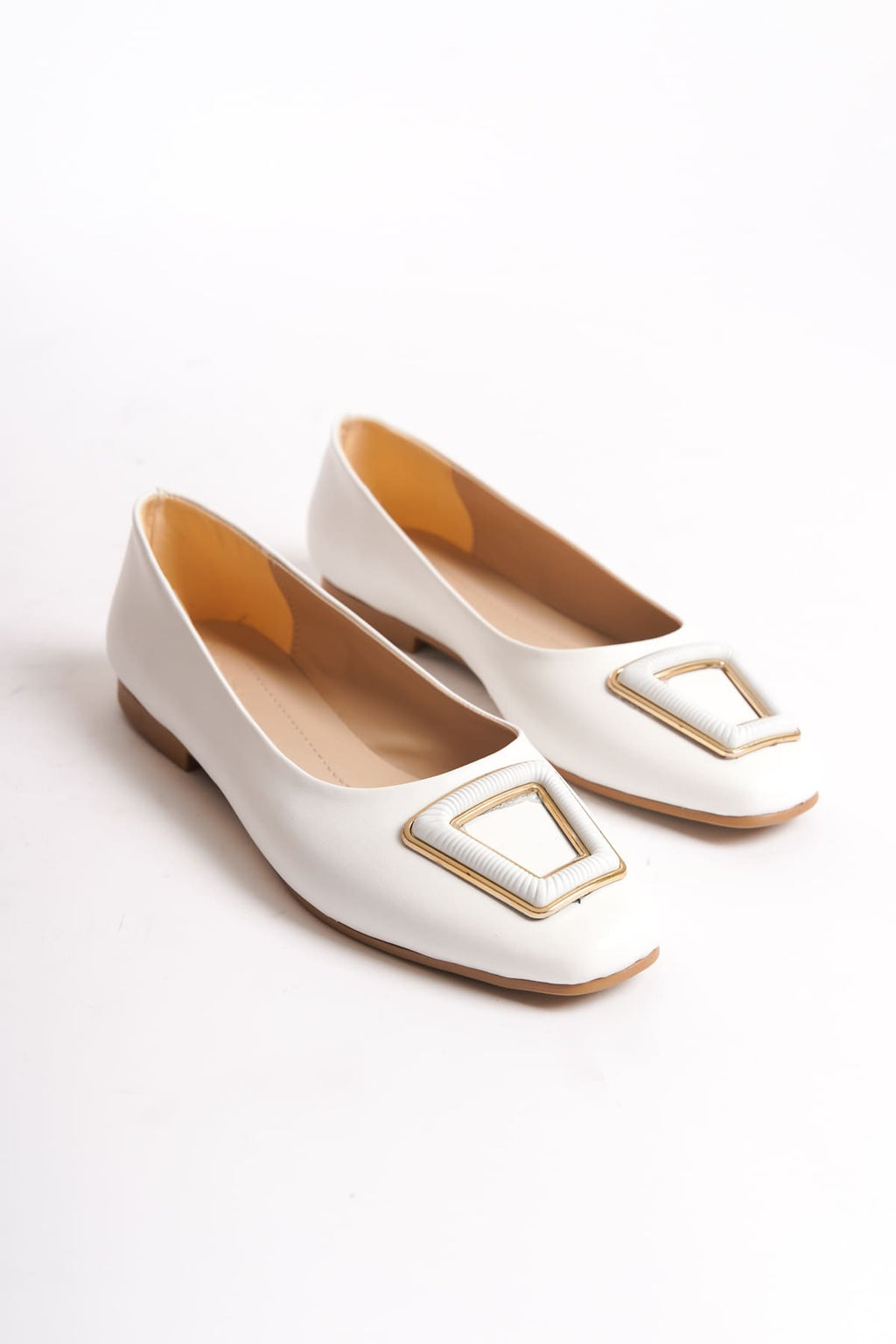 KAYLA Laceless Orthopedic Comfortable Sole Buckle Detailed Women's Ballerinas - White