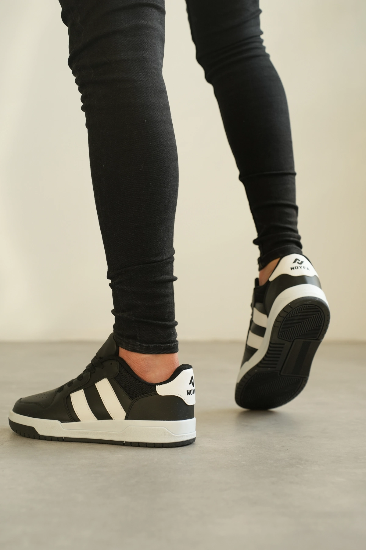 ZRK-013 Premium Çizgili Siyah Beyaz Günlük Erkek Sneakers