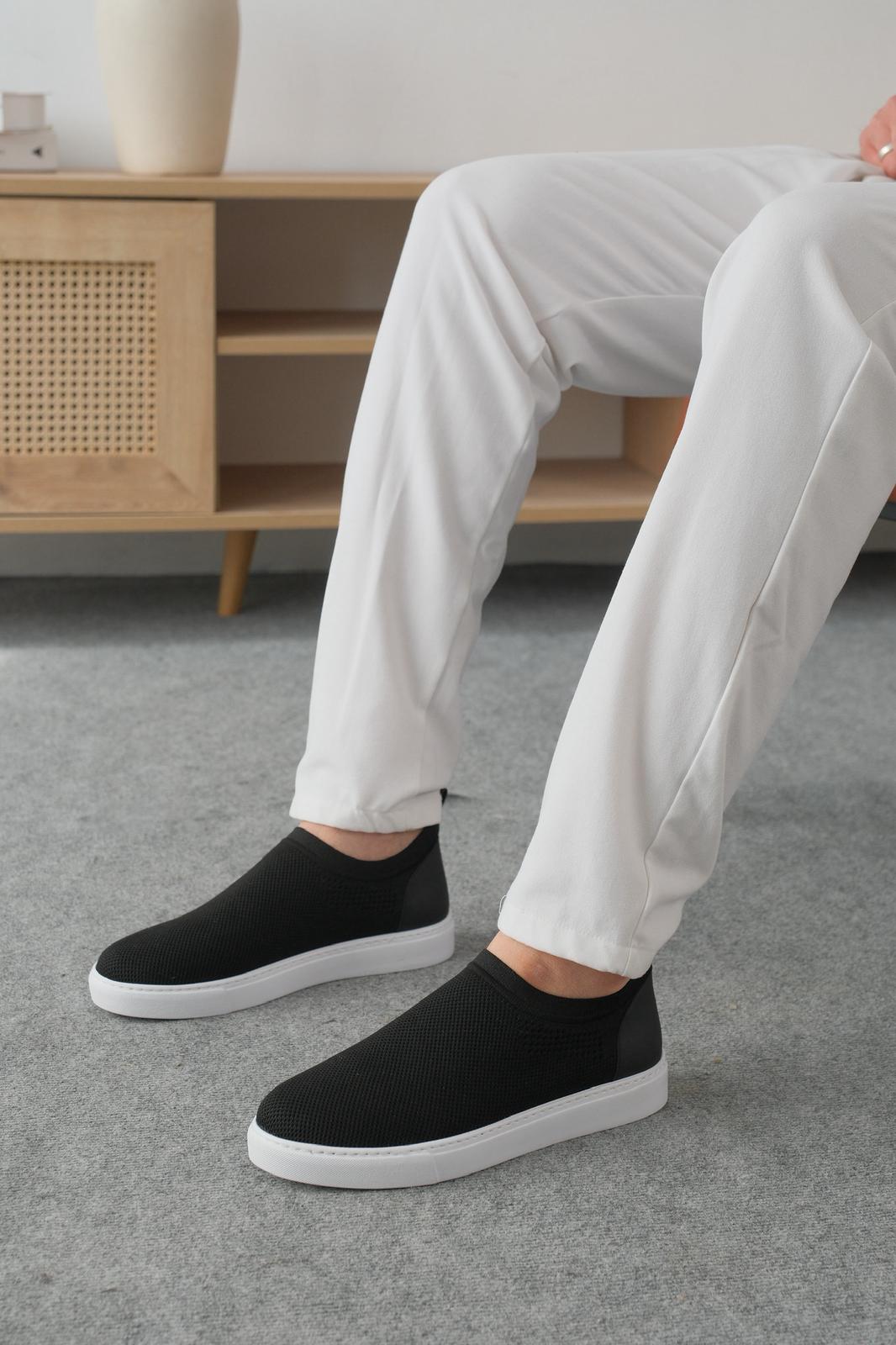 ZRK-X106 Premium Rahat Slip-On Bağcıksız Nefes Alan Triko Erkek Ayakkabı Siyah Beyaz