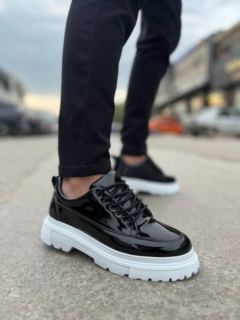 ZRK-702 Premium Siyah Beyaz Rugan Günlük Erkek Casual Sneaker