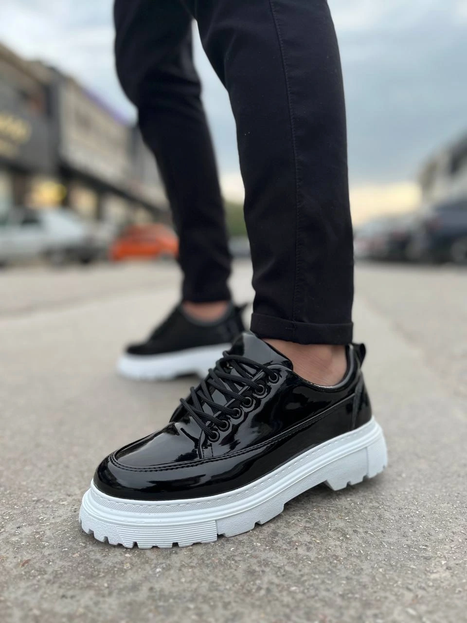 ZRK-702 Premium Siyah Beyaz Rugan Günlük Erkek Casual Sneaker