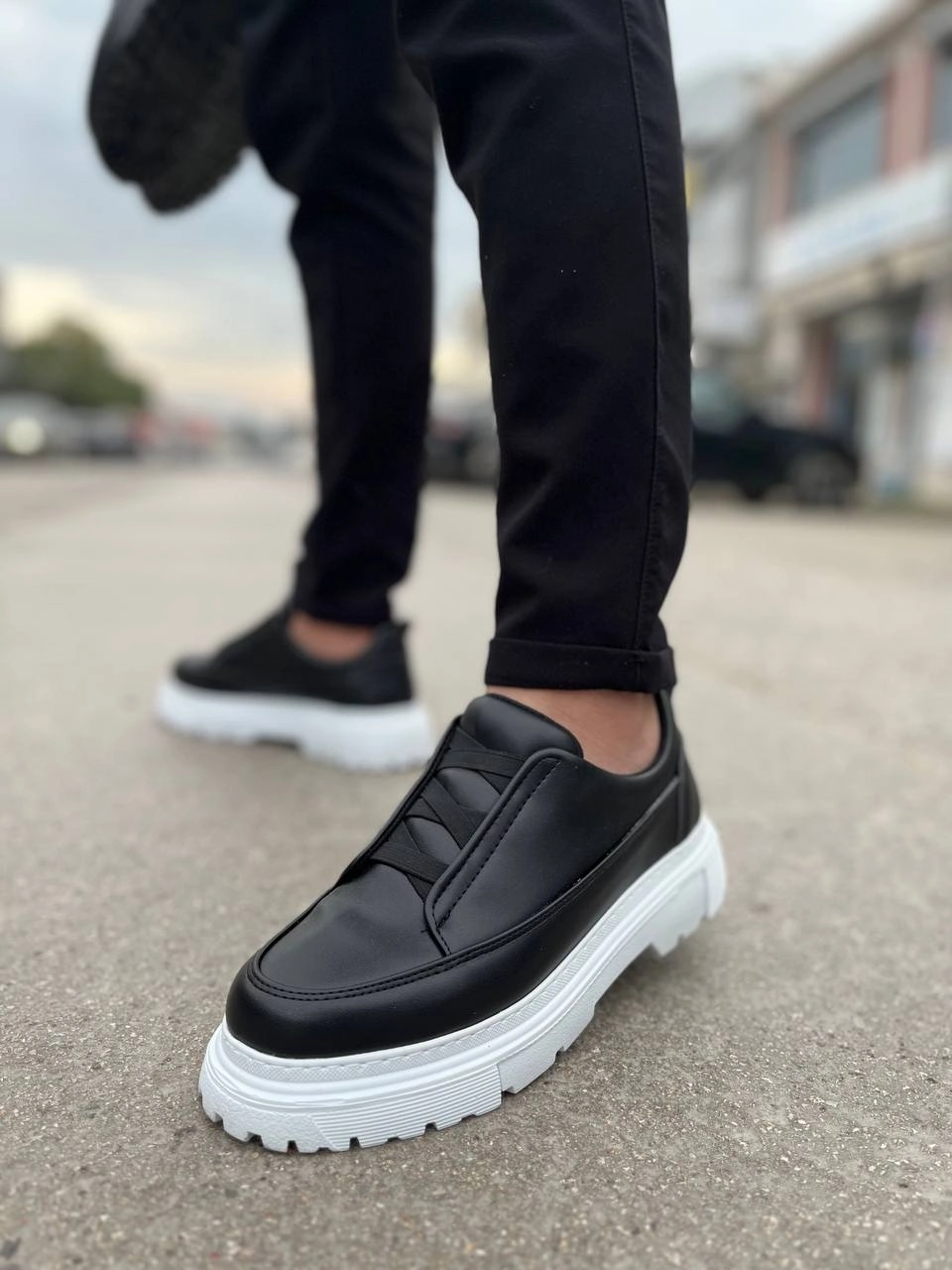 ZRK-703 Premium Siyah Beyaz Lastikli Günlük Erkek Casual Ayakkabı