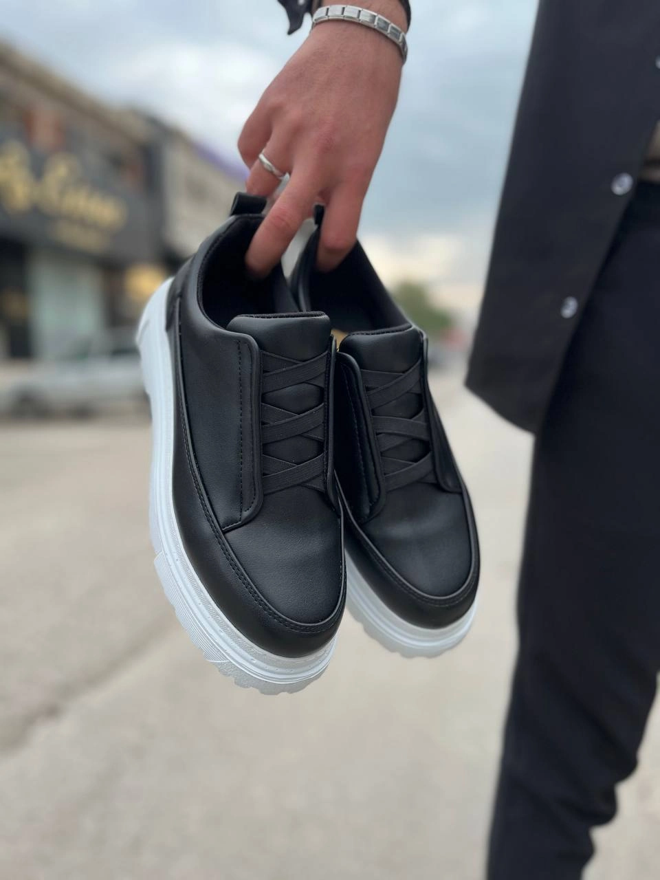 ZRK-703 Premium Siyah Beyaz Lastikli Günlük Erkek Casual Ayakkabı