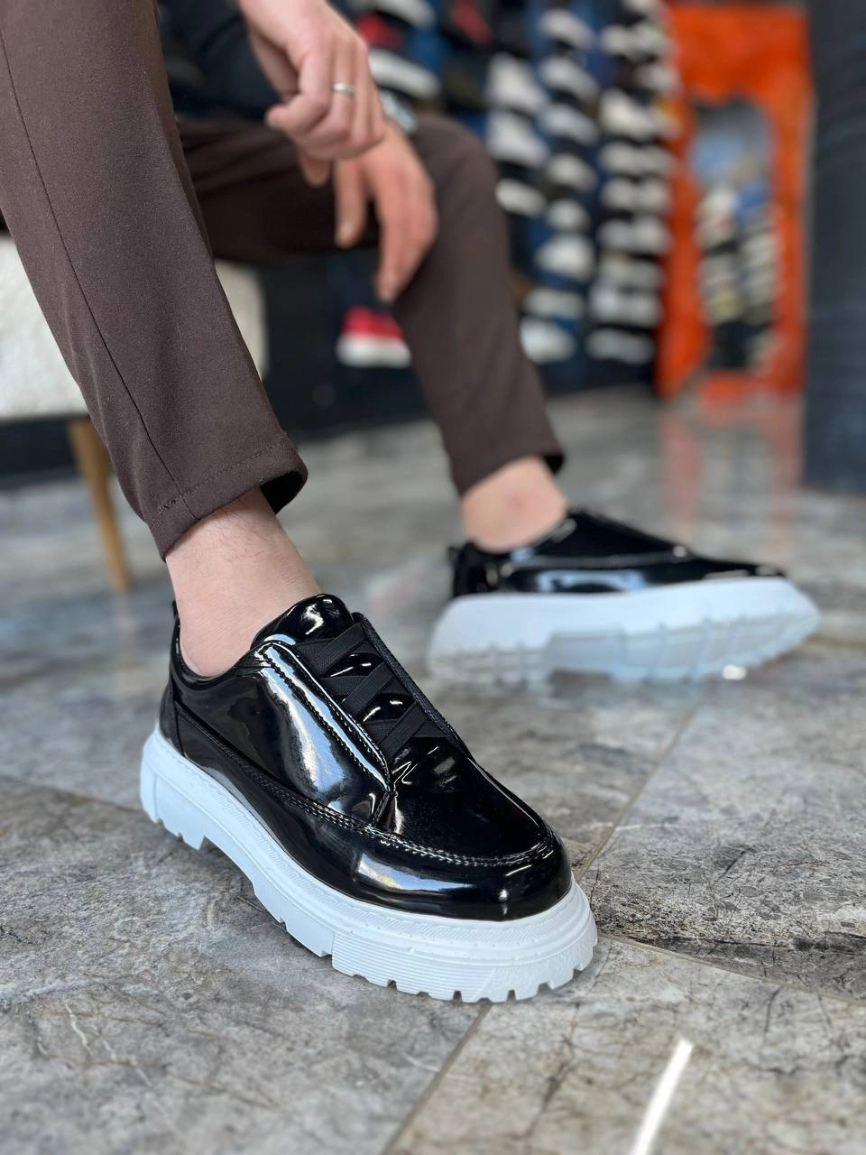 ZRK-703 Premium Siyah Beyaz Rugan Lastikli Günlük Erkek Casual Ayakkabı