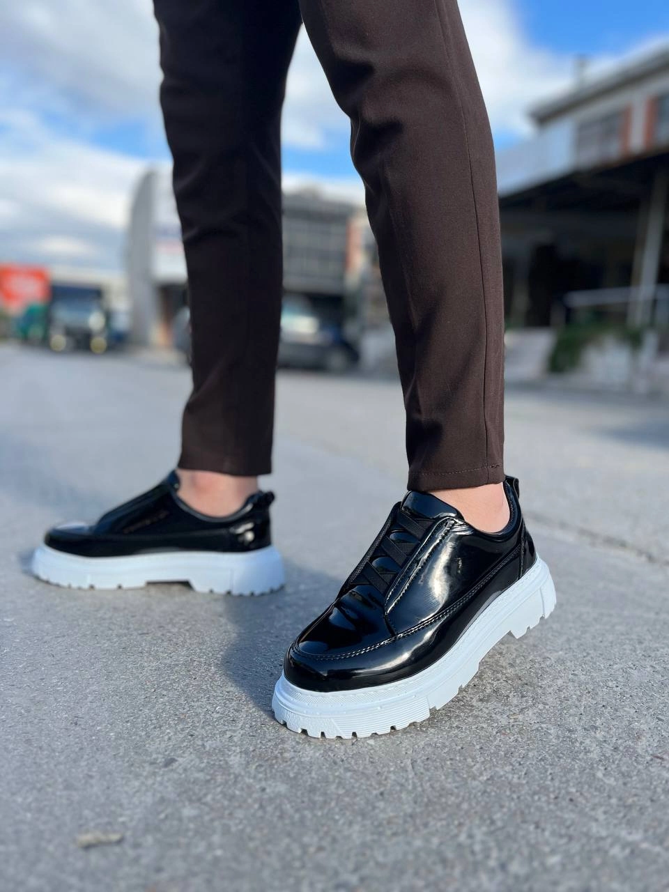 ZRK-703 Premium Siyah Beyaz Rugan Lastikli Günlük Erkek Casual Ayakkabı