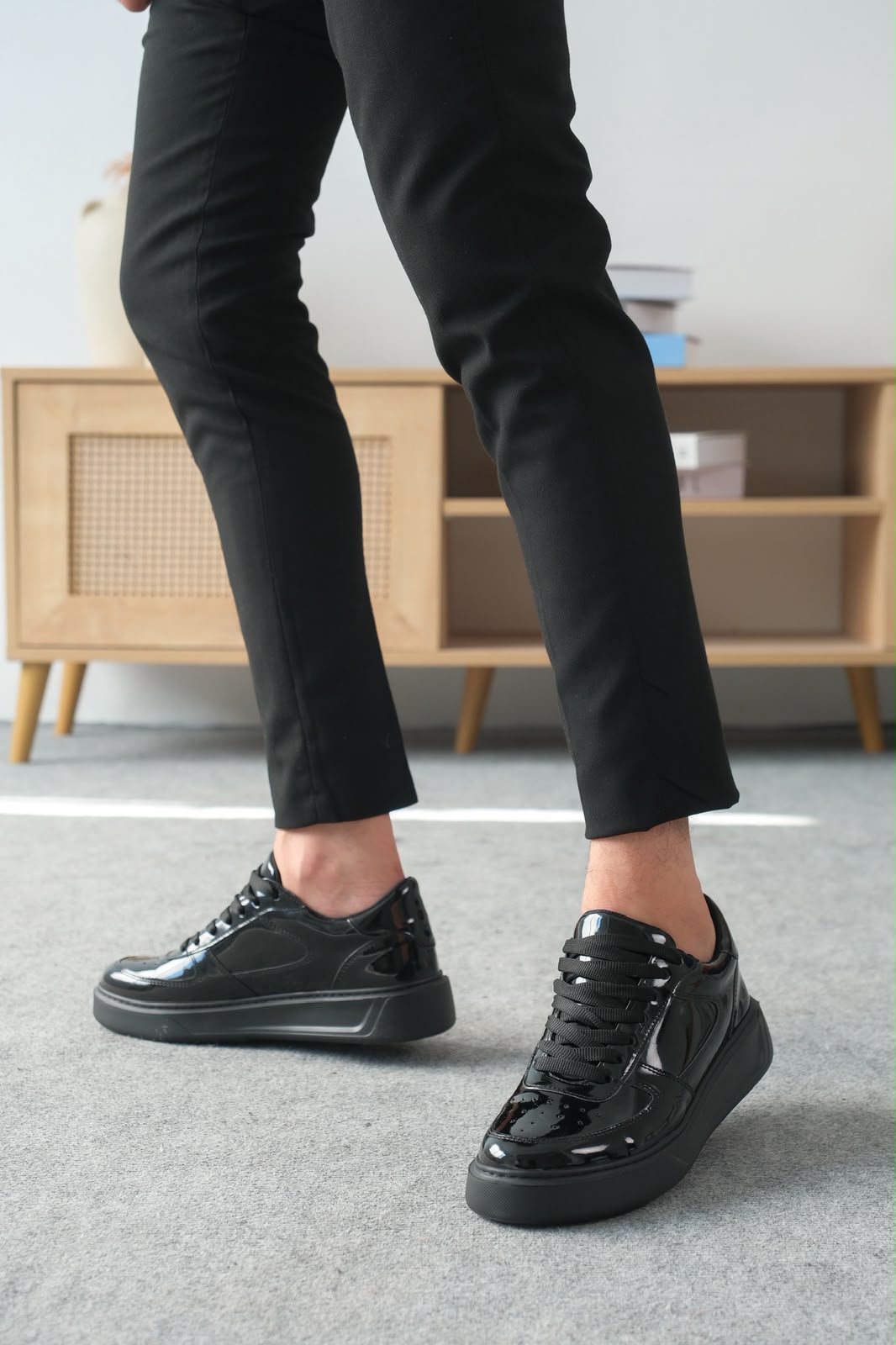 ZRK-X9 Yüksek Kalite Kalın Taban Siyah Rugan Force Erkek Sneaker
