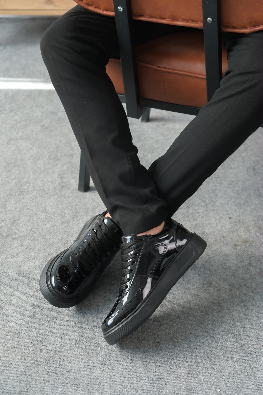 ZRK-X9 Yüksek Kalite Kalın Taban Siyah Rugan Force Erkek Sneaker