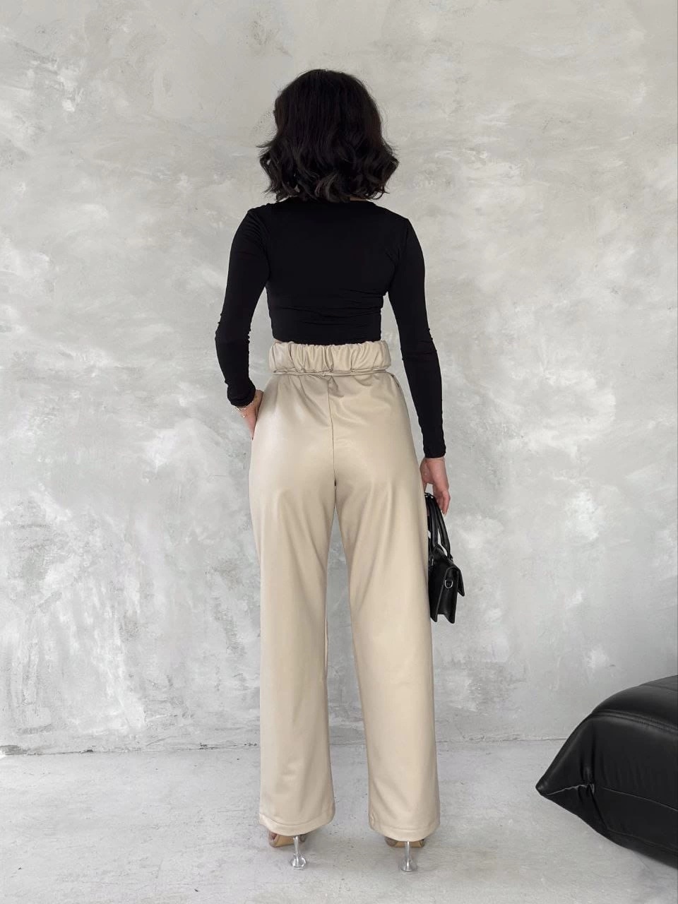 Kendinden İnce Kemerli Deri Pantolon Bej