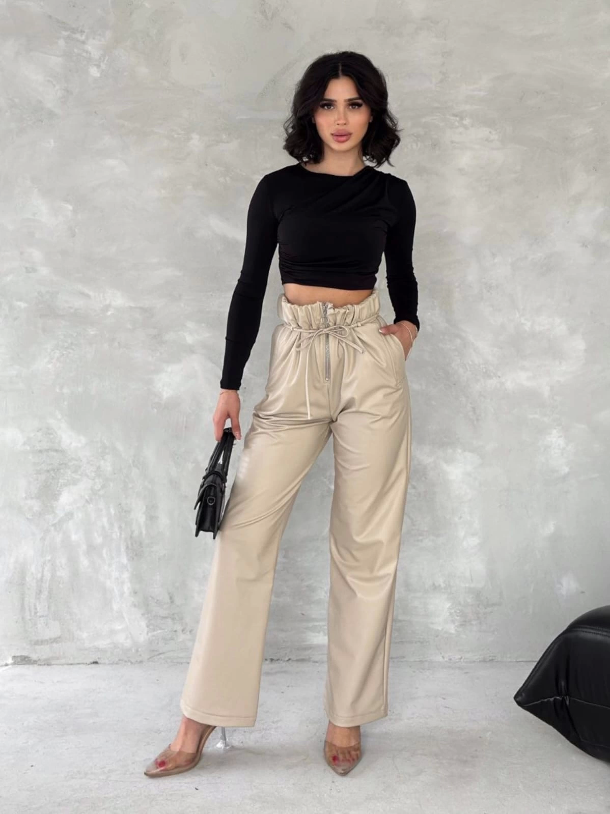 Kendinden İnce Kemerli Deri Pantolon Bej