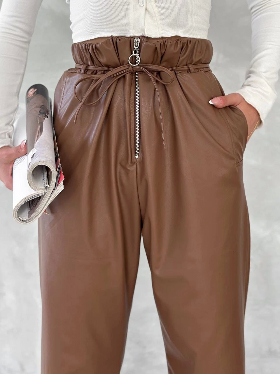 Kendinden İnce Kemerli Deri Pantolon Kahve