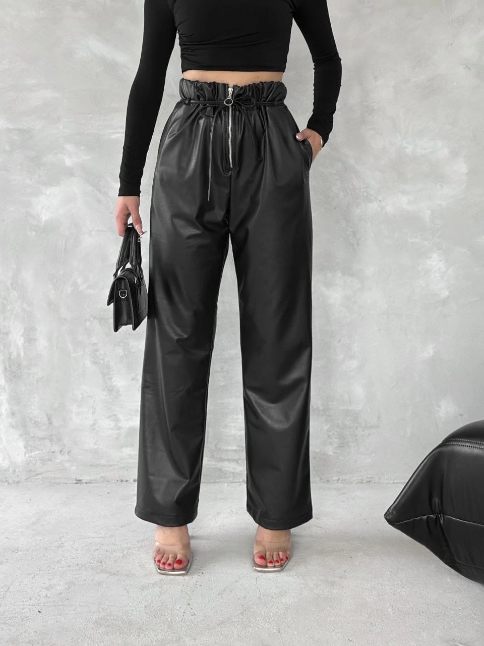 Kendinden İnce Kemerli Deri Pantolon Siyah