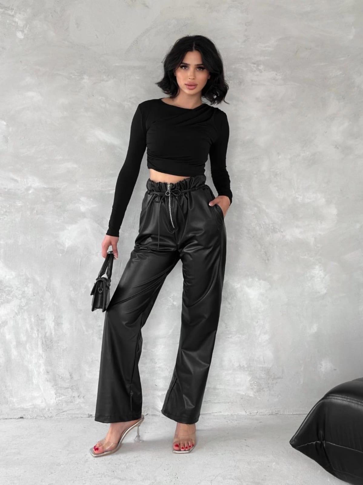 Kendinden İnce Kemerli Deri Pantolon Siyah
