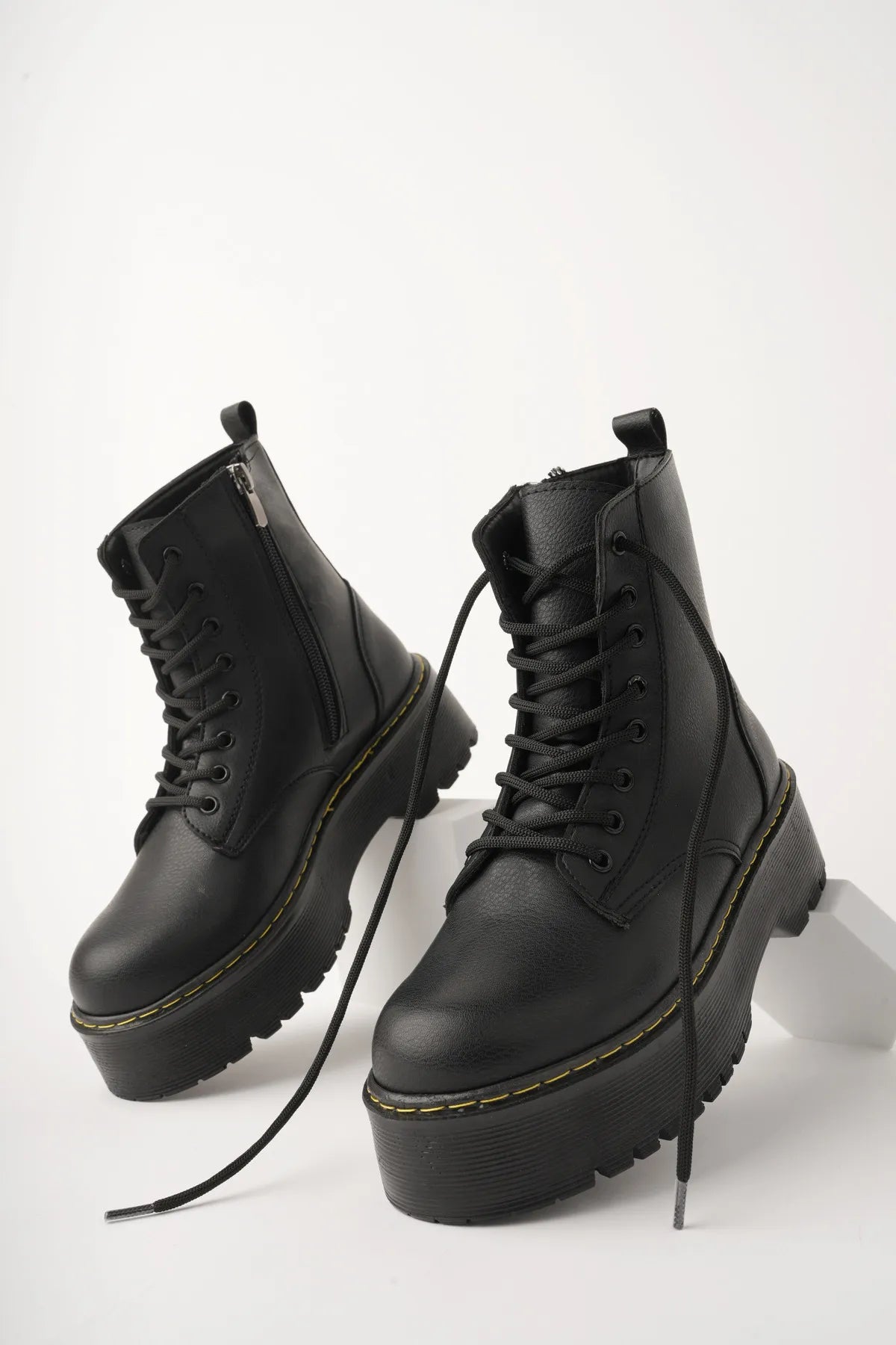 Kiruna Thick Heel Zippered Waterproof Women's Boots 