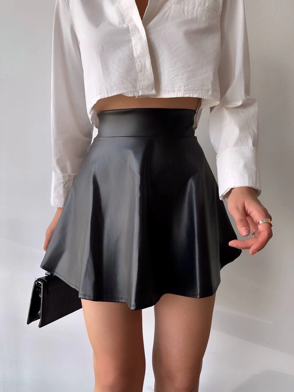 Kısa Deri Çan Etek Siyah