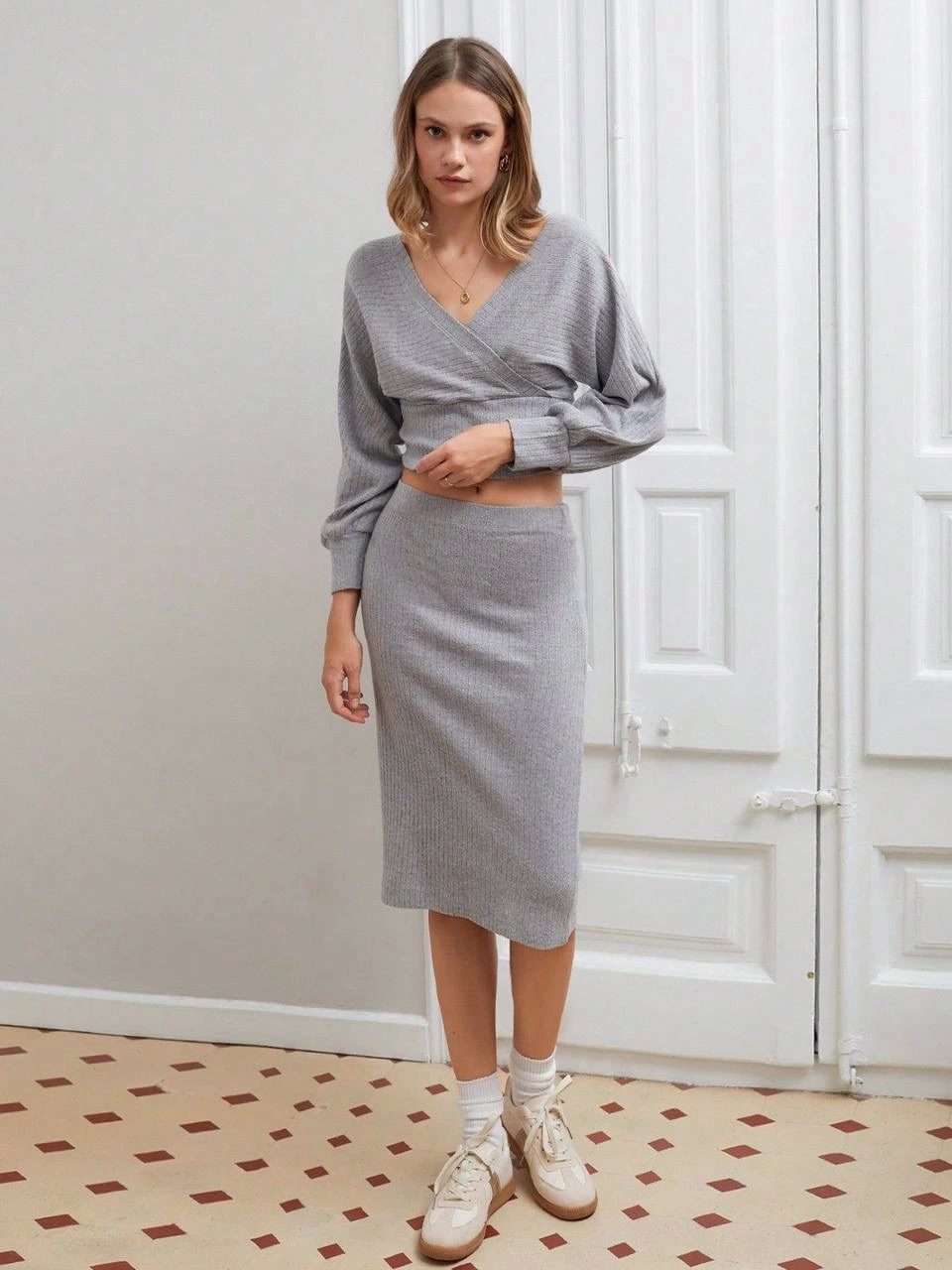 Kruvaze Şardonlu Etekli Takım Gri