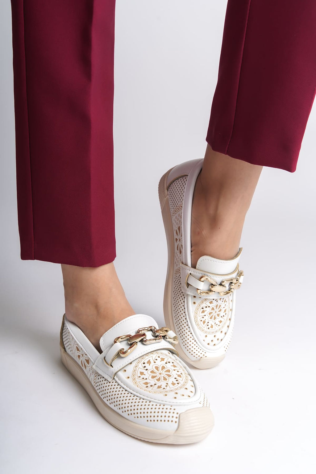 LAYLA Laceless Floral Patterned Women's Orthopedic Ballerina White