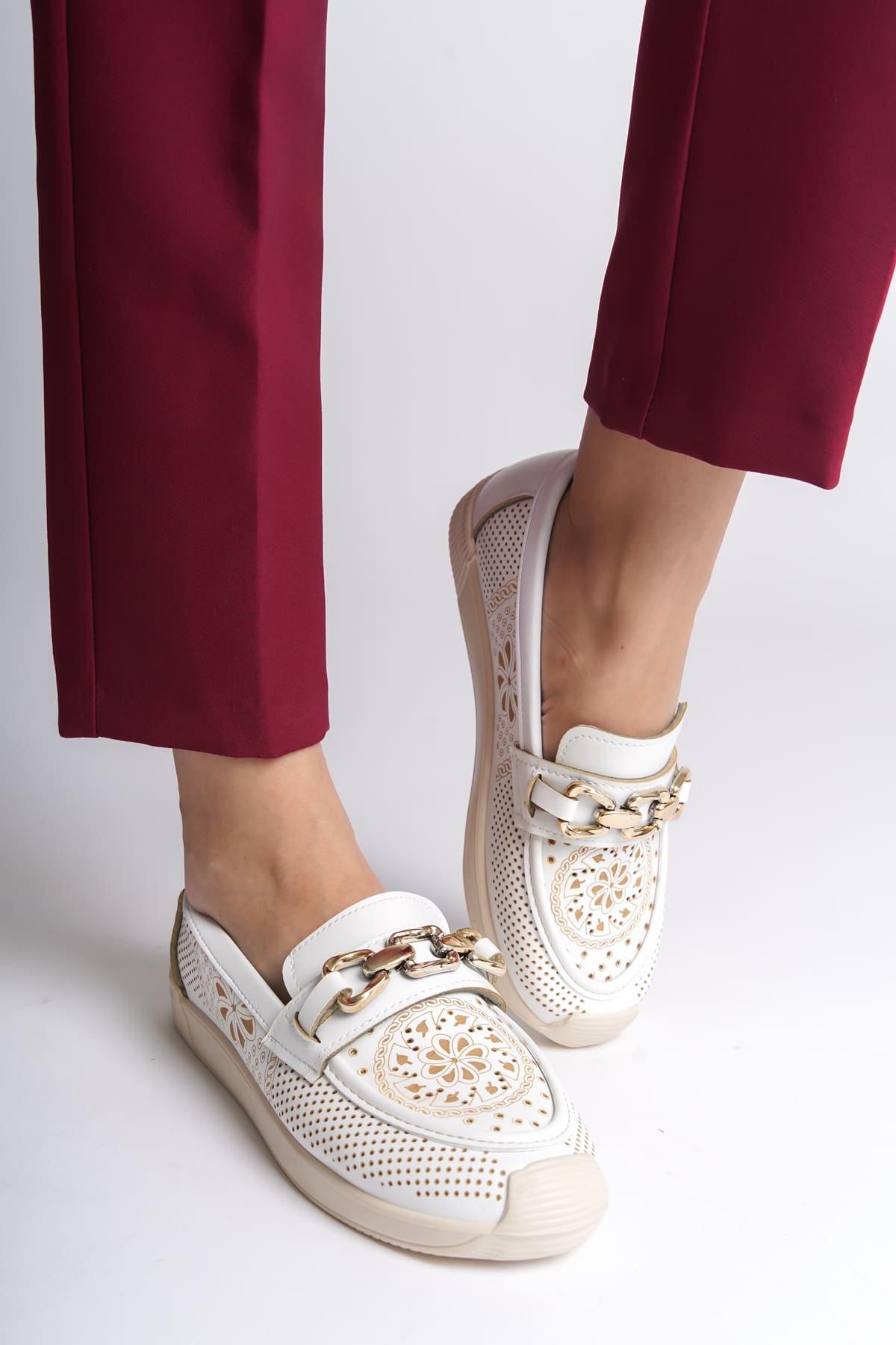 LAYLA Laceless Floral Patterned Women's Orthopedic Ballerina White