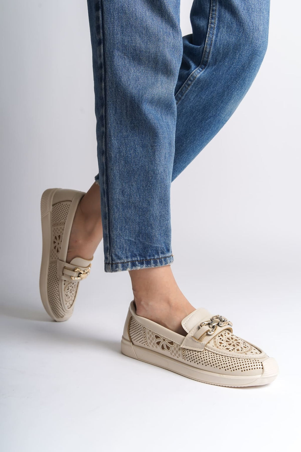 LAYLA Laceless Floral Patterned Women's Orthopedic Ballerina Cream