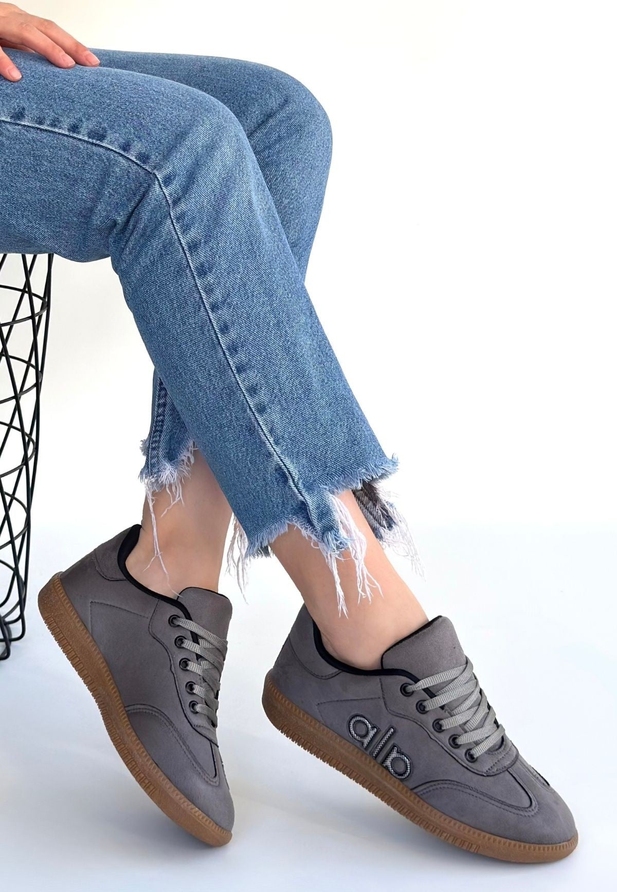 ZRNE-004 Premium Gri Süet Bağcıklı Kadın Sneaker