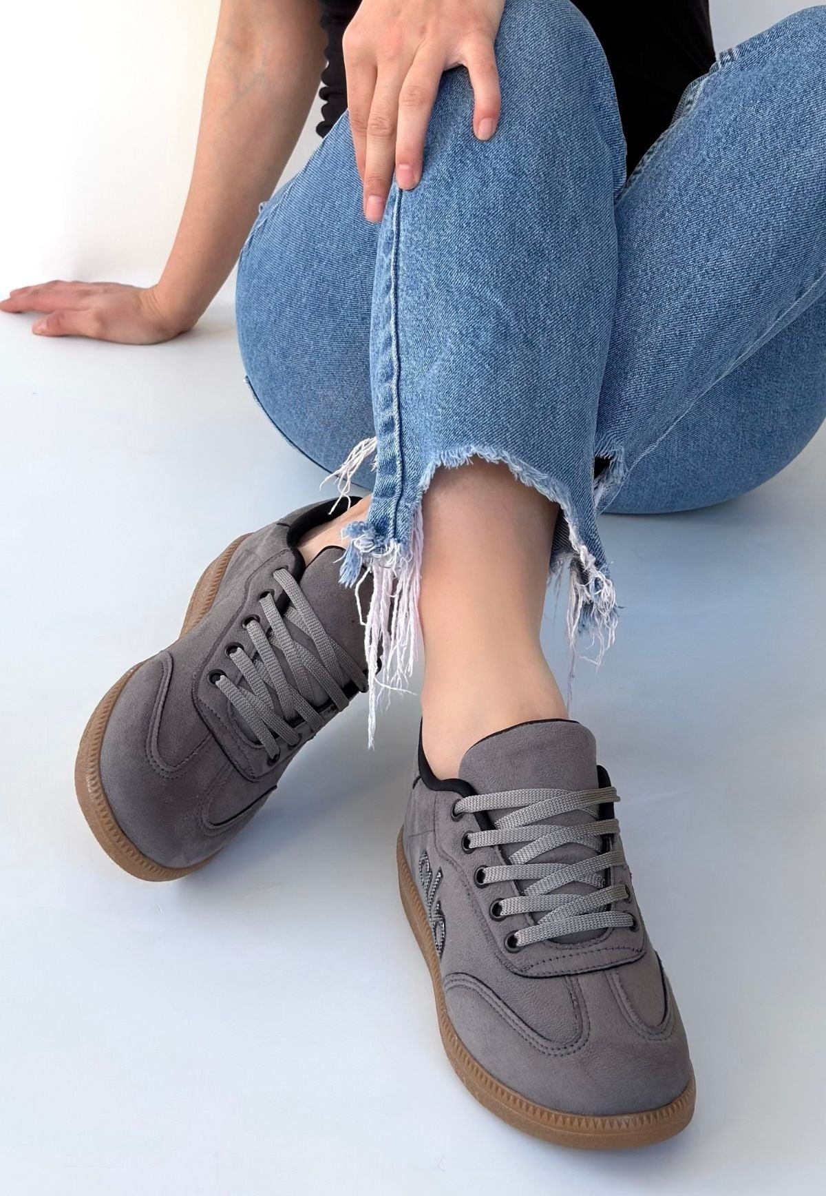 ZRNE-004 Premium Gri Süet Bağcıklı Kadın Sneaker