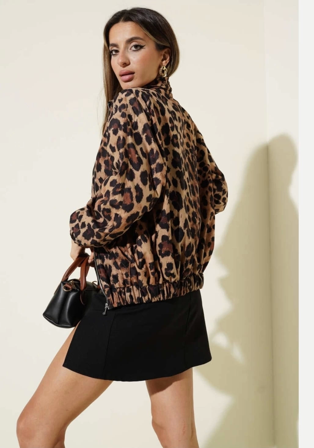 Leopar Desenli Astarlı Siyah Ceket