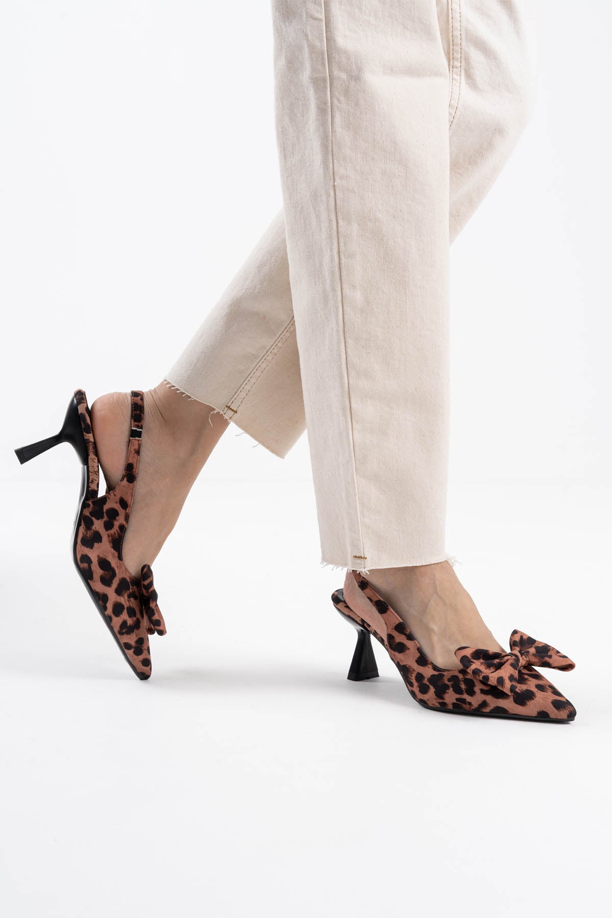 ZR-T1 Premium Leopar Fiyonklu Kitten Topuklu Slingback Kadın Topuklu Ayakkabı