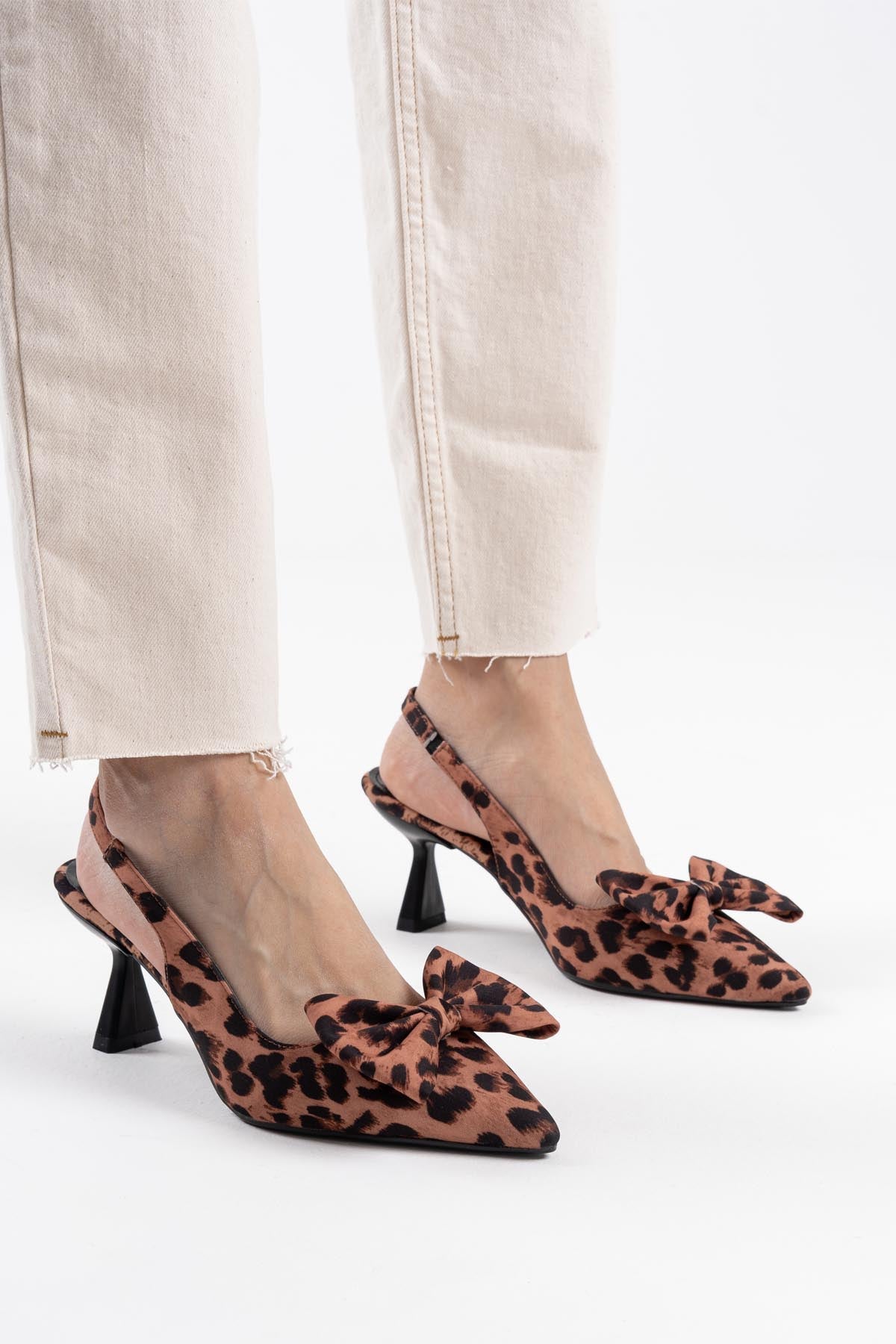 ZR-T1 Premium Leopar Fiyonklu Kitten Topuklu Slingback Kadın Topuklu Ayakkabı