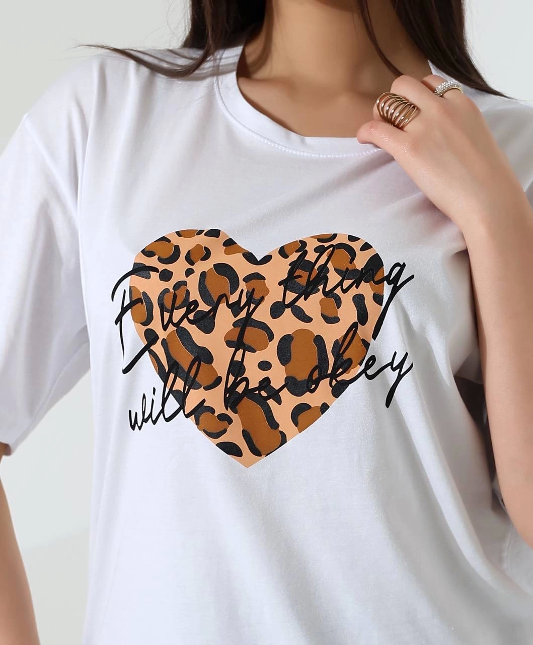 Leopar Kalp Baskılı Tişört