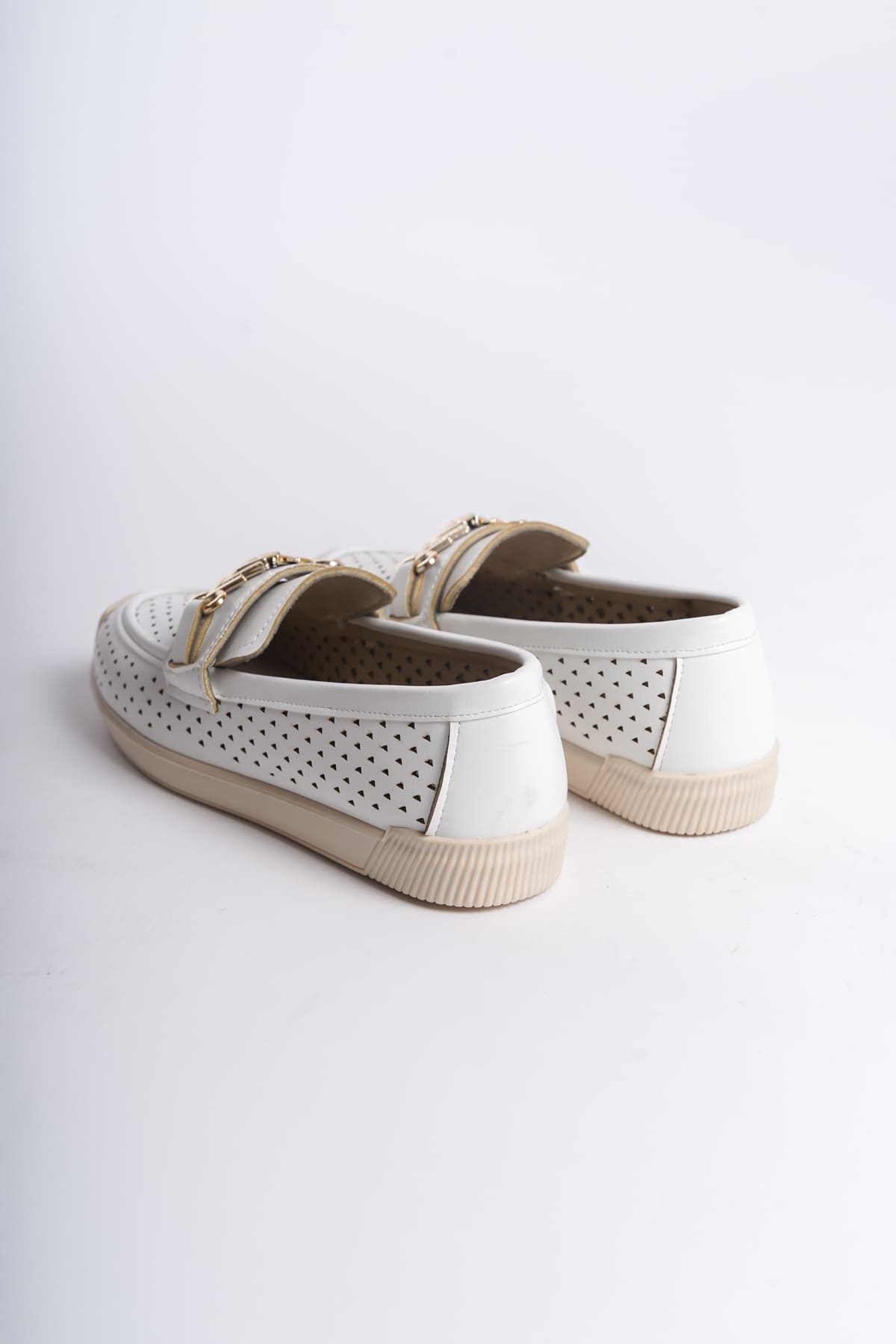 SoftWalk Bağcıksız Ortopedik Rahat Kadın Babet Ayakkabı - Kalp Desen Beyaz