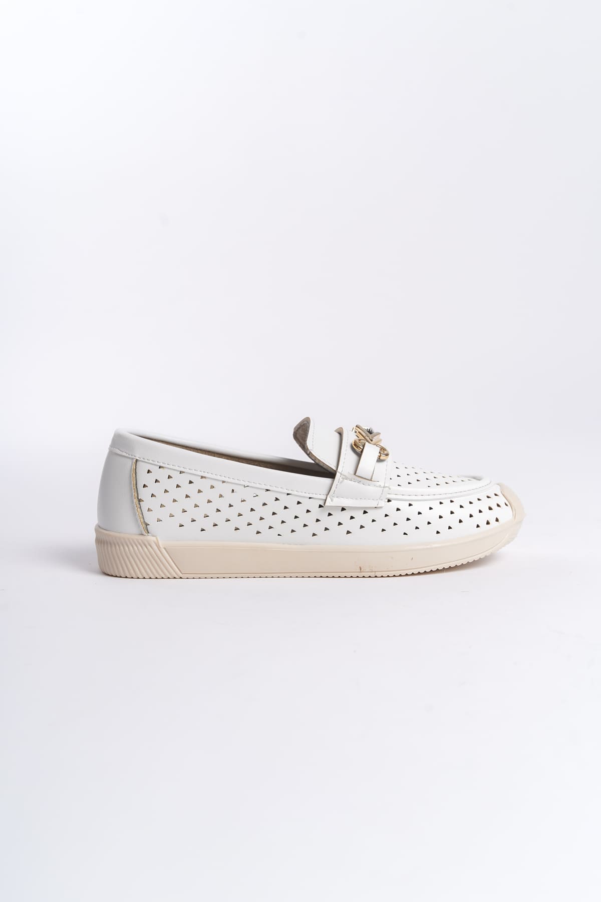 SoftWalk Bağcıksız Ortopedik Rahat Kadın Babet Ayakkabı - Kalp Desen Beyaz