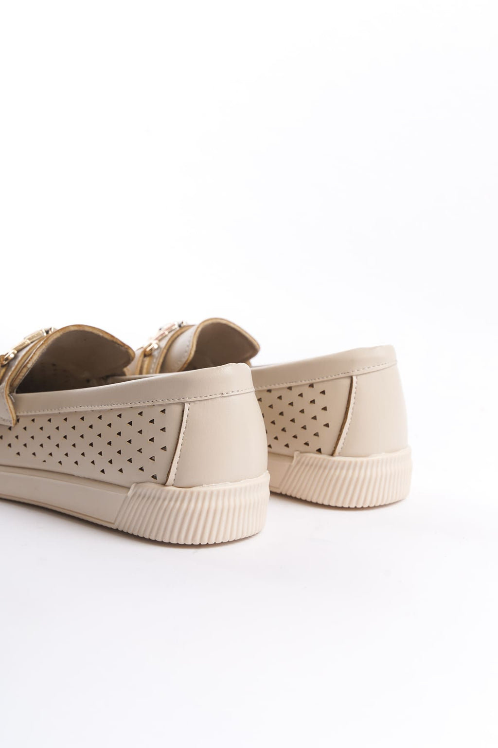 SoftWalk Bağcıksız Ortopedik Rahat Kadın Babet Ayakkabı - Kalp Desen Krem