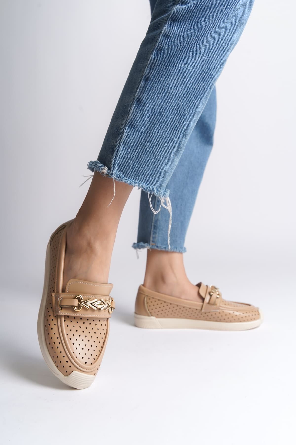 SoftWalk Bağcıksız Ortopedik Rahat Kadın Babet Ayakkabı - Kalp Desen Ten