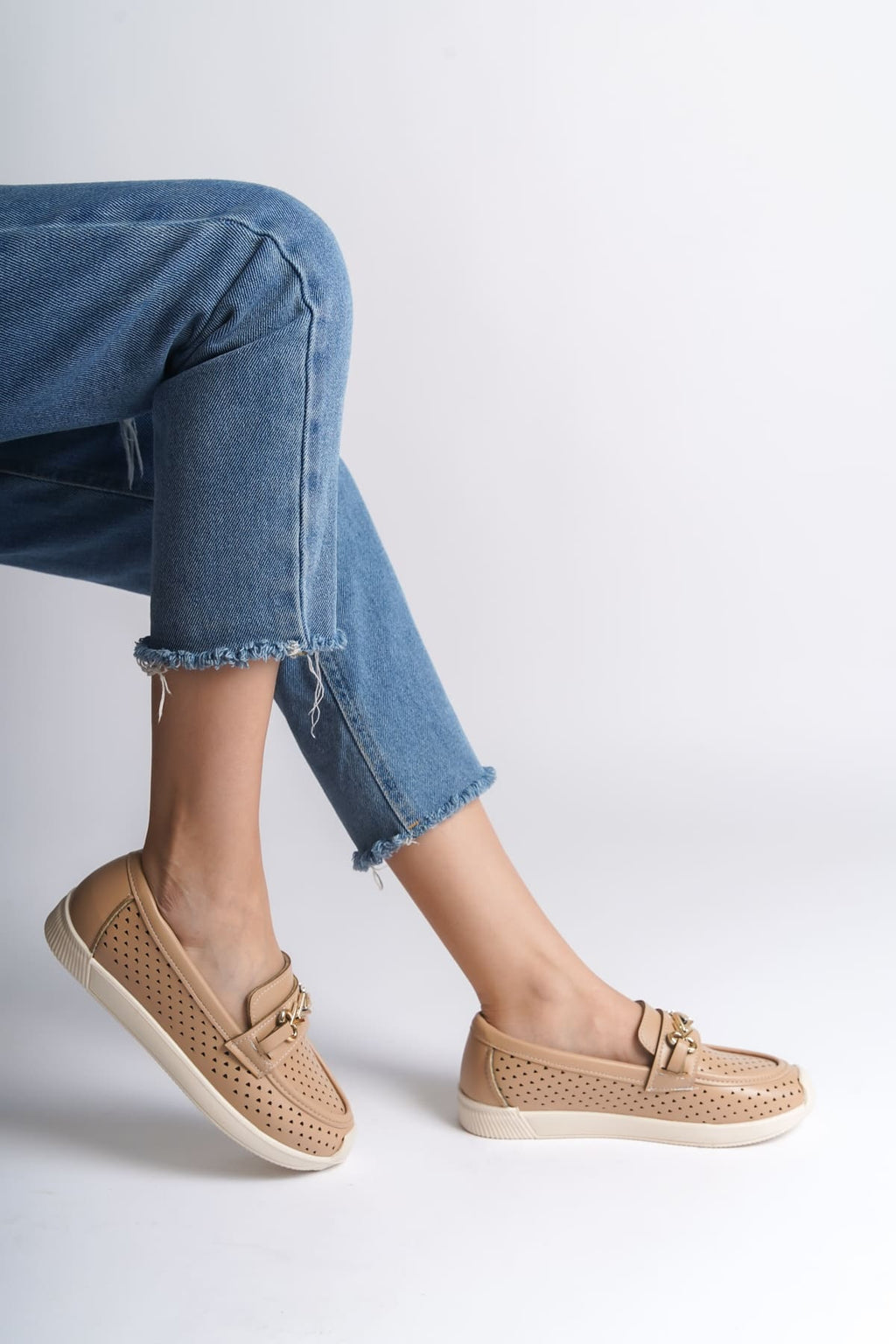 SoftWalk Bağcıksız Ortopedik Rahat Kadın Babet Ayakkabı - Kalp Desen Ten