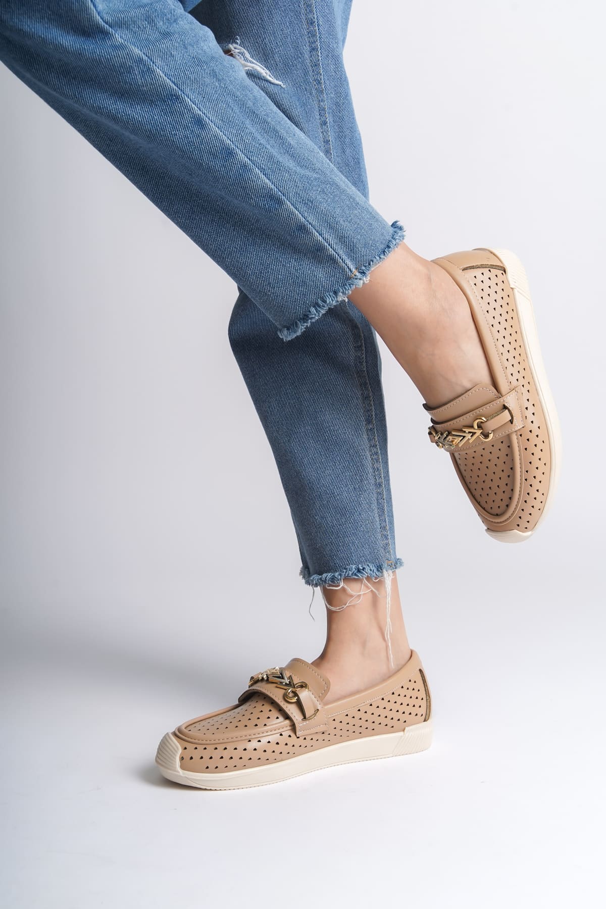 SoftWalk Bağcıksız Ortopedik Rahat Kadın Babet Ayakkabı - Kalp Desen Ten