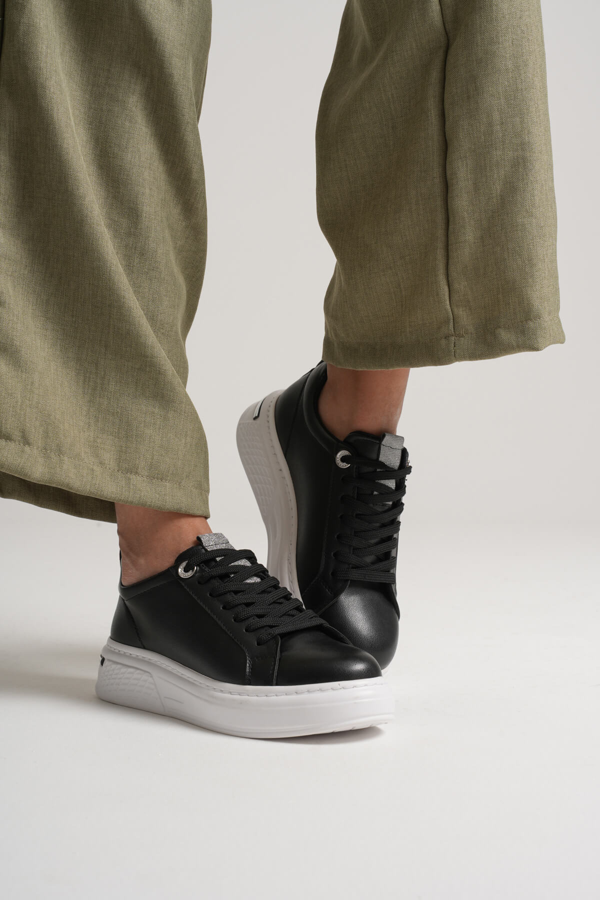 Liza Premium Women's Stylish Casual Black Sneakers