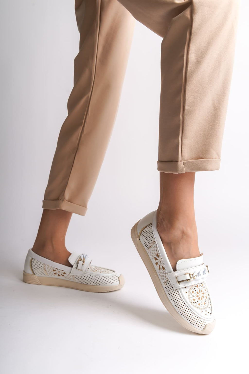 LIZY Laceless Orthopedic Comfortable Floral Patterned Ballerina Mother's Shoes - White