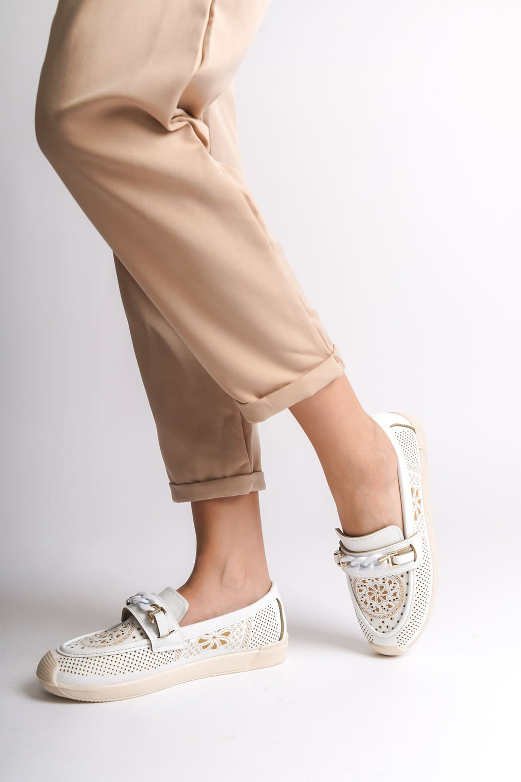 LIZY Laceless Orthopedic Comfortable Floral Patterned Ballerina Mother's Shoes - White