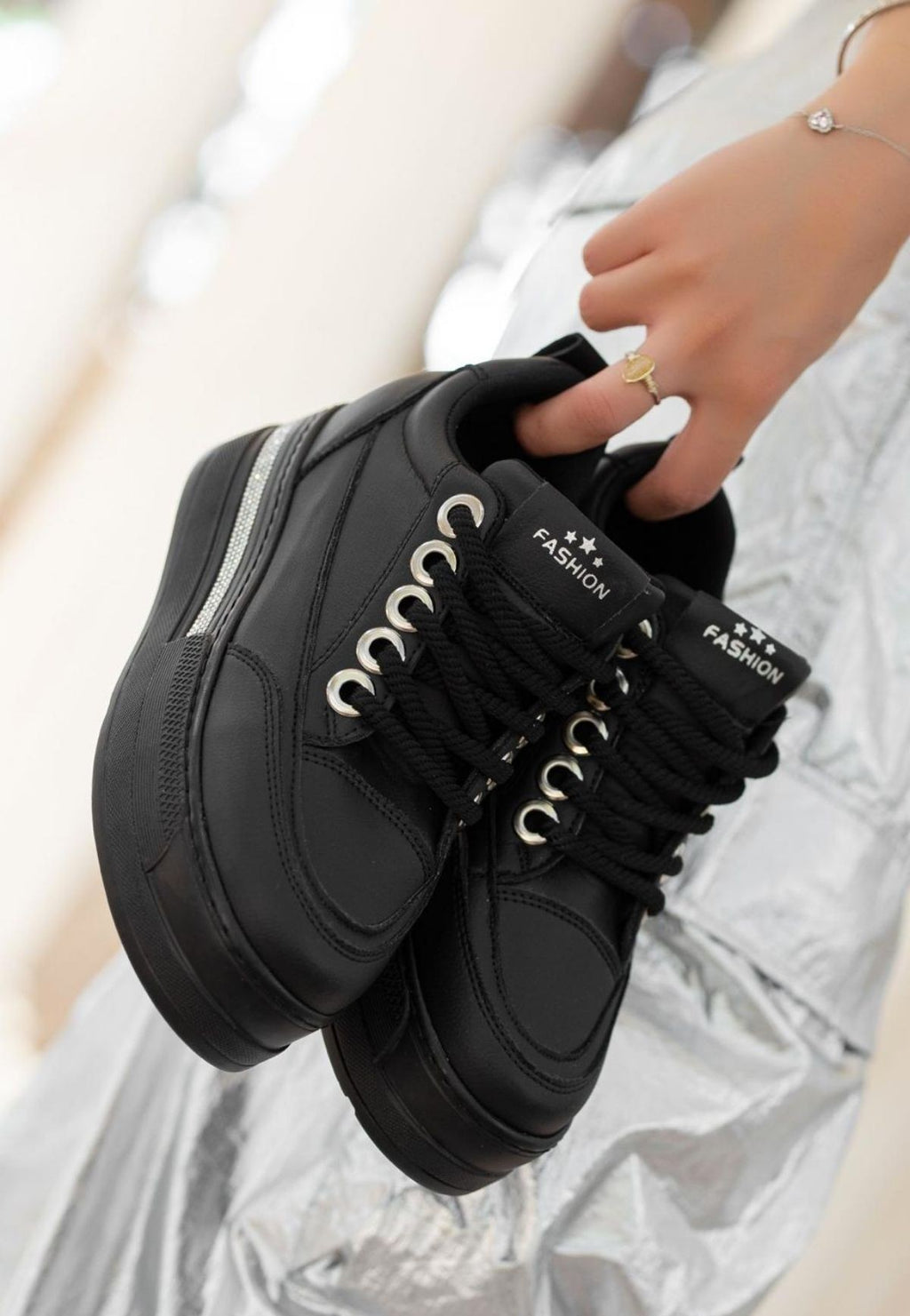LULU Premium Ortopedik Siyah Gizli Topuk Kadın Sneakers