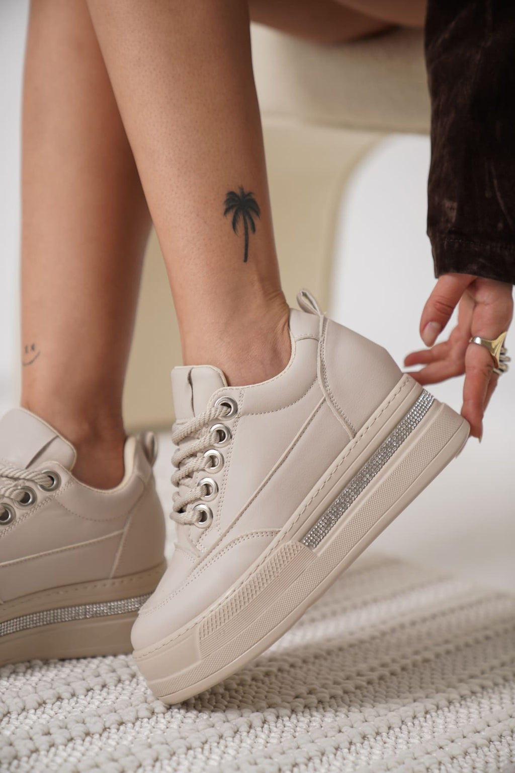 Lunora Premium Yüksek Taban Bej 8 cm Gizli Topuk Kadın Sneaker