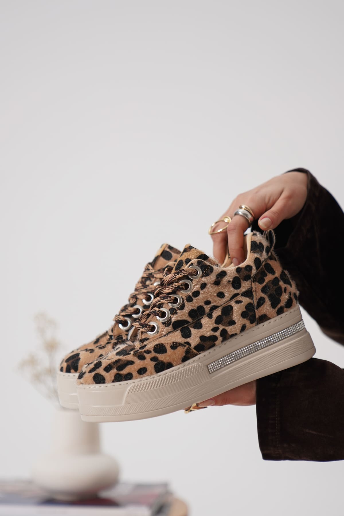 Lunora Premium Yüksek Taban Bej Leopar 8 cm Gizli Topuk Kadın Sneaker